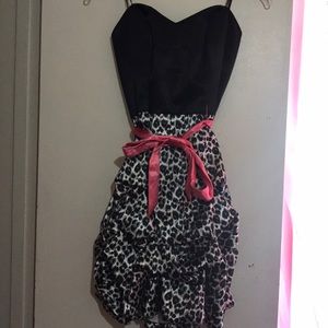 ❣️Classy leopard dress with pink ribbon